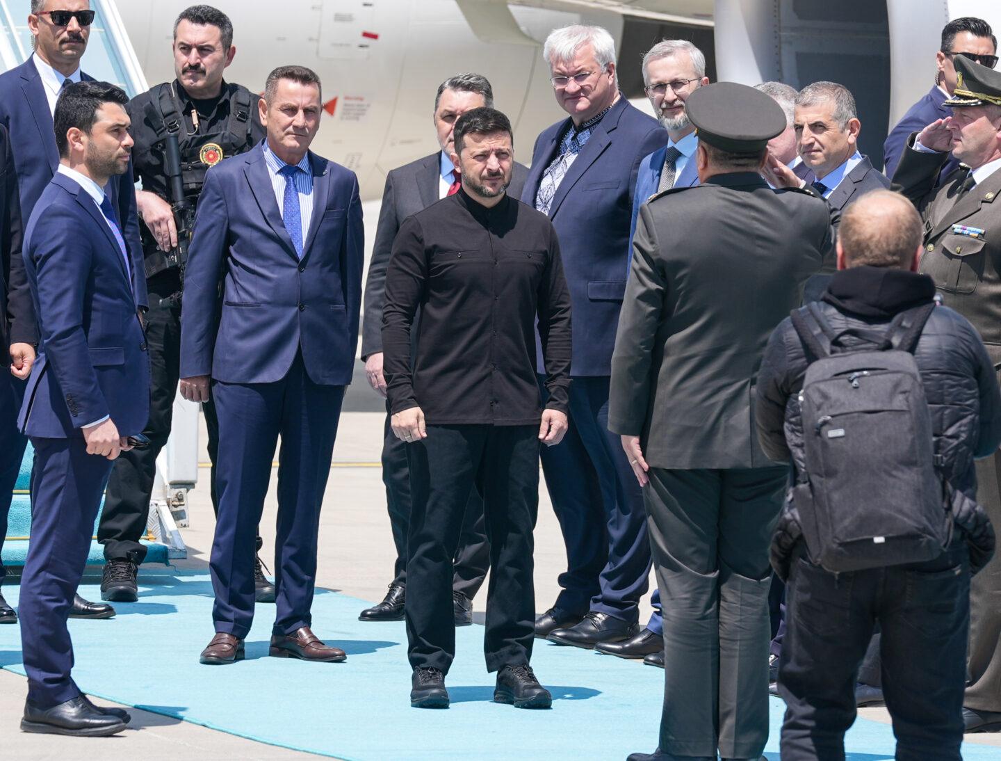 Prezydent Ukrainy Wołodymyr Zełenski witany w Stambul