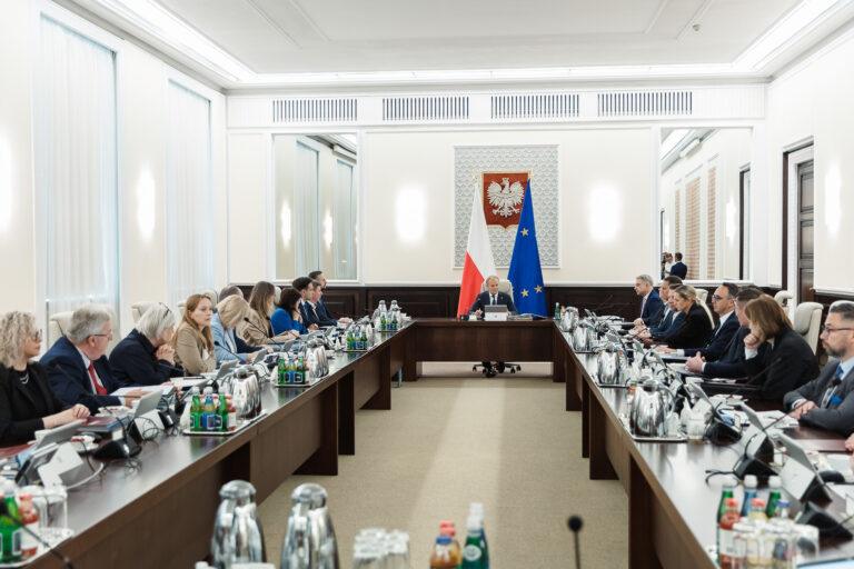Zdjęcie przedstawia posiedzenie Rady Ministrów