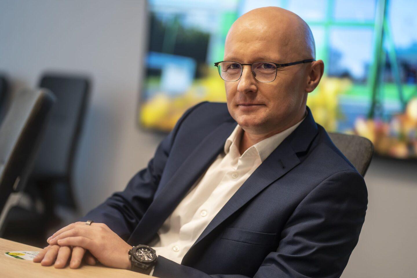 Na zdjęciu Adam Manikowski, nowy CEO Żabka Polska