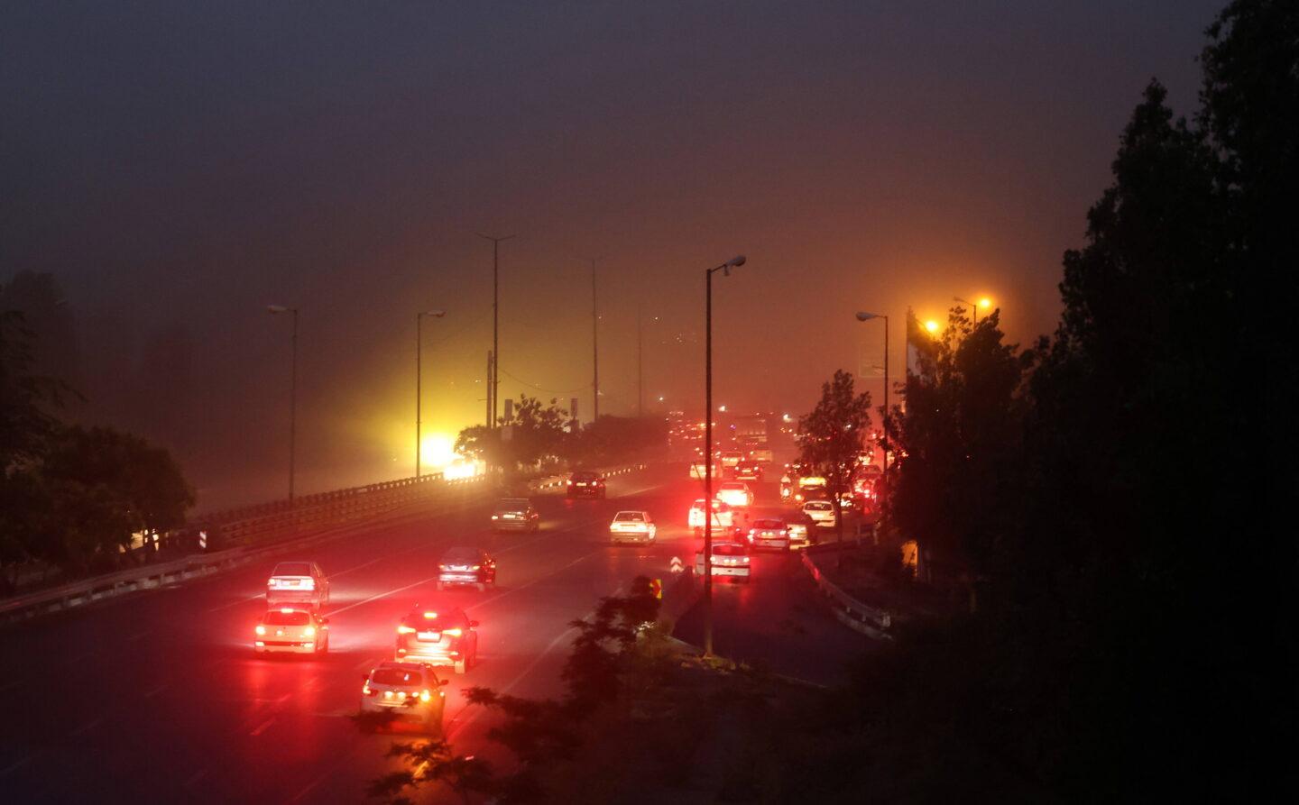 Na zdjęciu eksplozje po izraelskim ataku na Iran