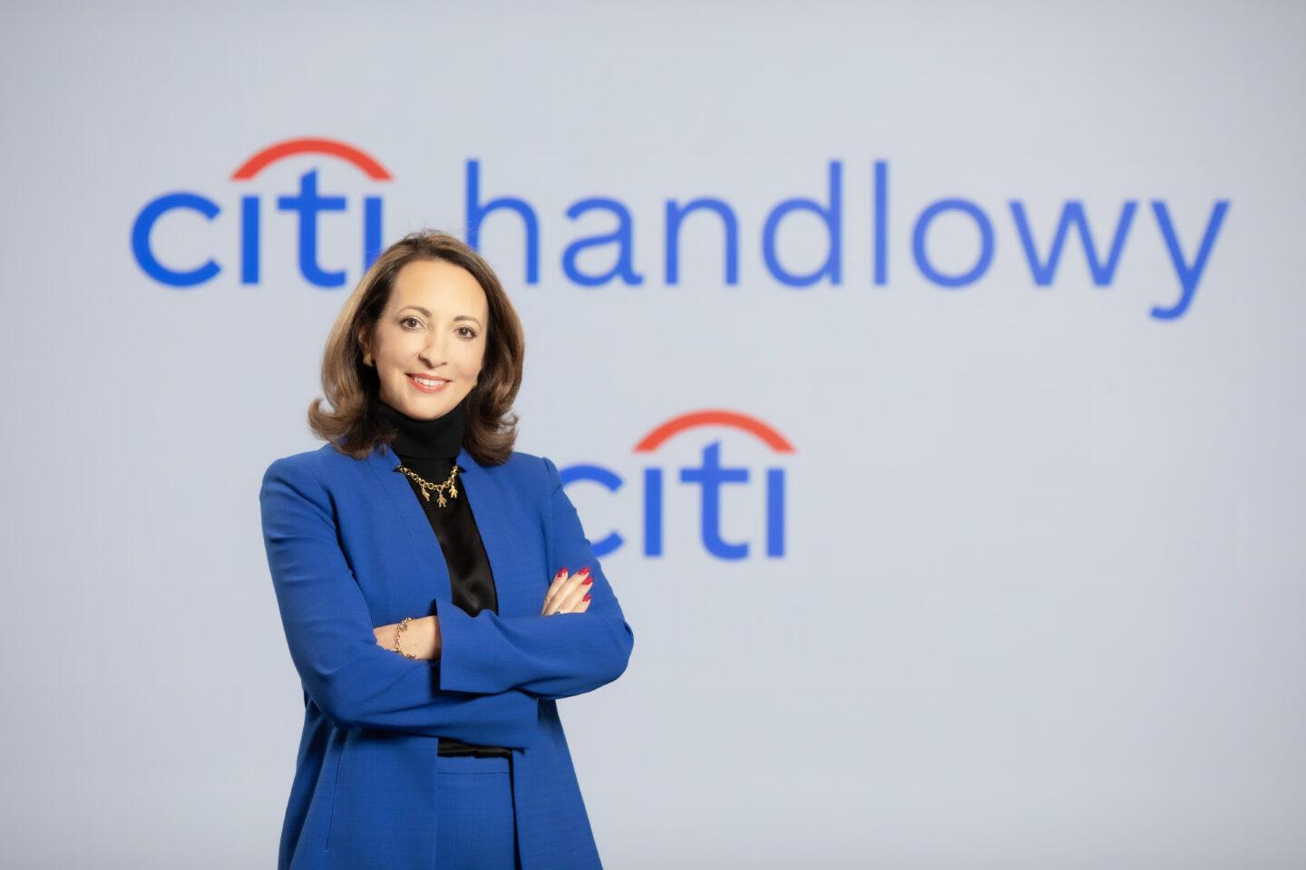 Elżbieta Czetwertyńska kieruje Citi Handlowy od czerwca 2021 r. Karierę w tej instytucji zaczynała w 1994 r. od stanowiska opiekunki klienta korporacyjnego w Citi w Ekwadorze. W 2004 r. przeniosła się do Polski, gdzie była starszym decydentem kredytowym, a później kierowała segmentem bankowości przedsiębiorstw. Przed objęciem stanowiska prezeski Citi w Polsce była szefową tego banku na Szwajcarię, Monako i Liechtenstein.