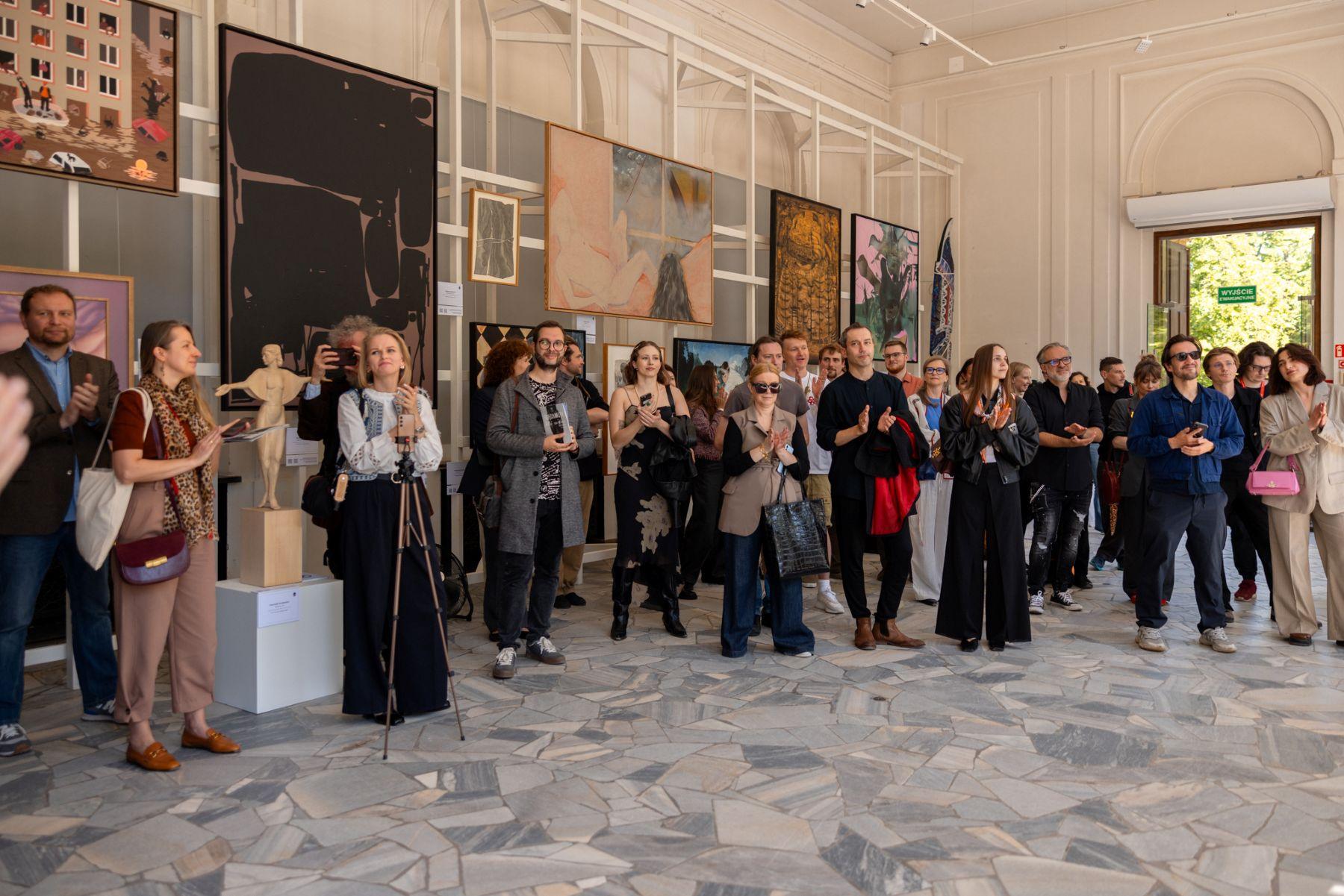 Spotkanie 27 maja w Oranżerii Pałacu Wilanowskiego z artystami i artystkami, biorącymi udział w inicjatywie Artis Arundo Spotlight