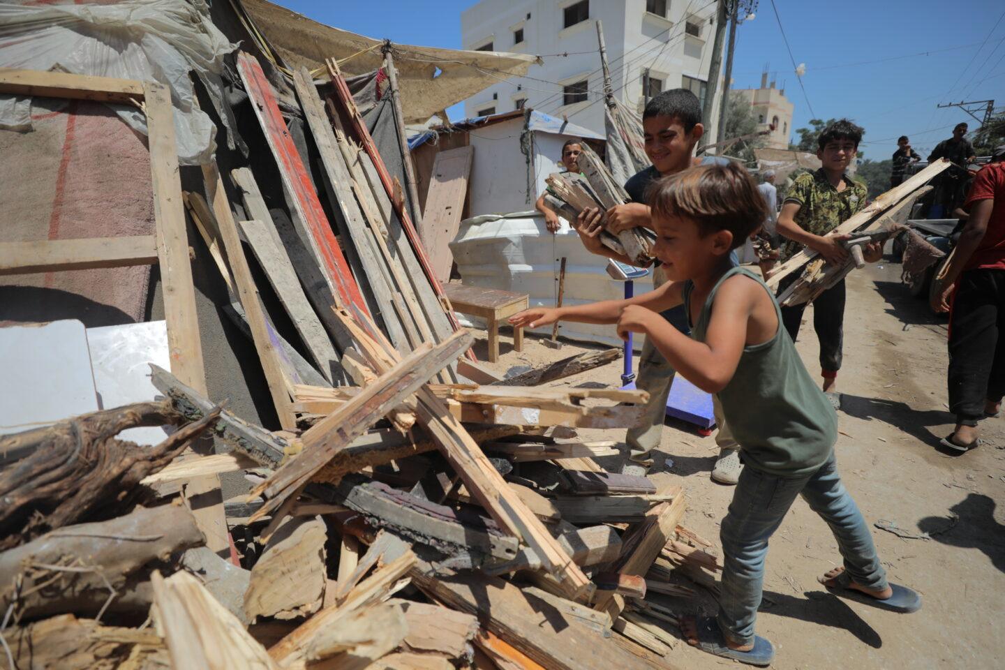 praca dzieci, małe dzieci w pracy