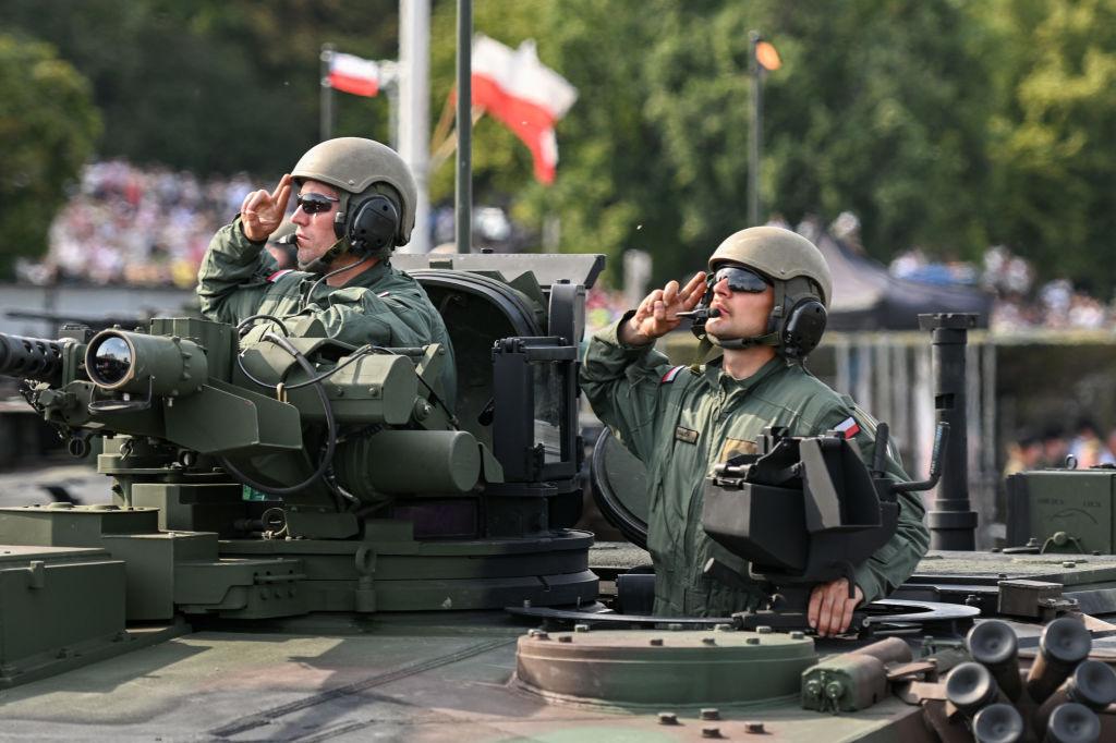 Należące do Polski czołgi Abrams na paradzie z okazji Święta Wojska Polskiego