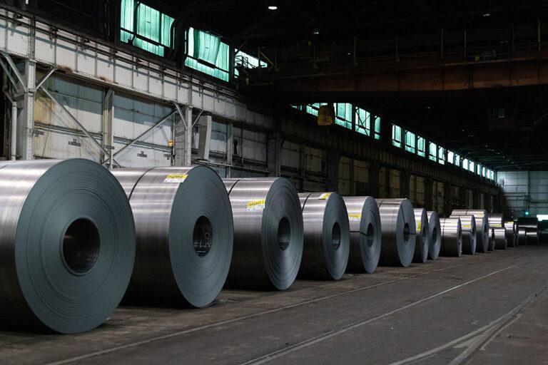 Na zdjęciu wnętrze zakładów produkcyjnych US Steel