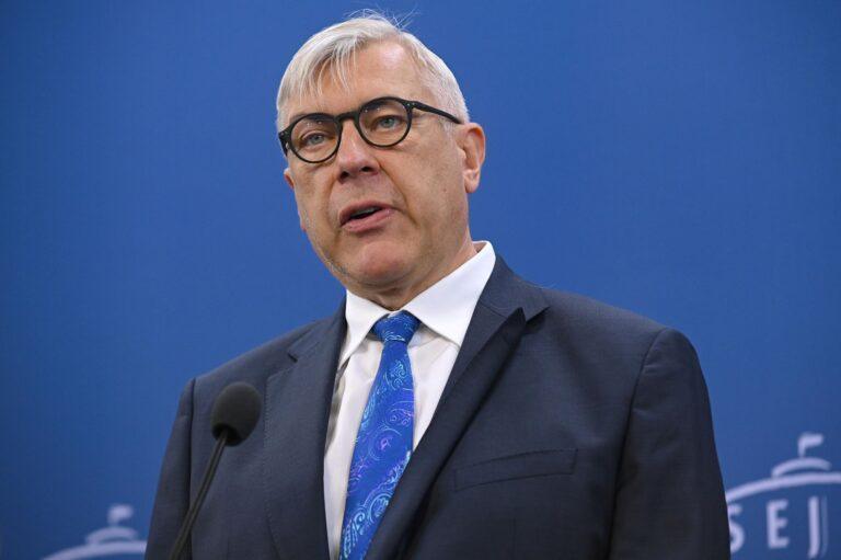 Zdjęcie przedstawia Romana Giertycha