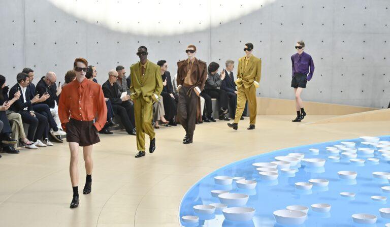 Pokaz Saint Lauren Paris Fashion Week 24 czerwca