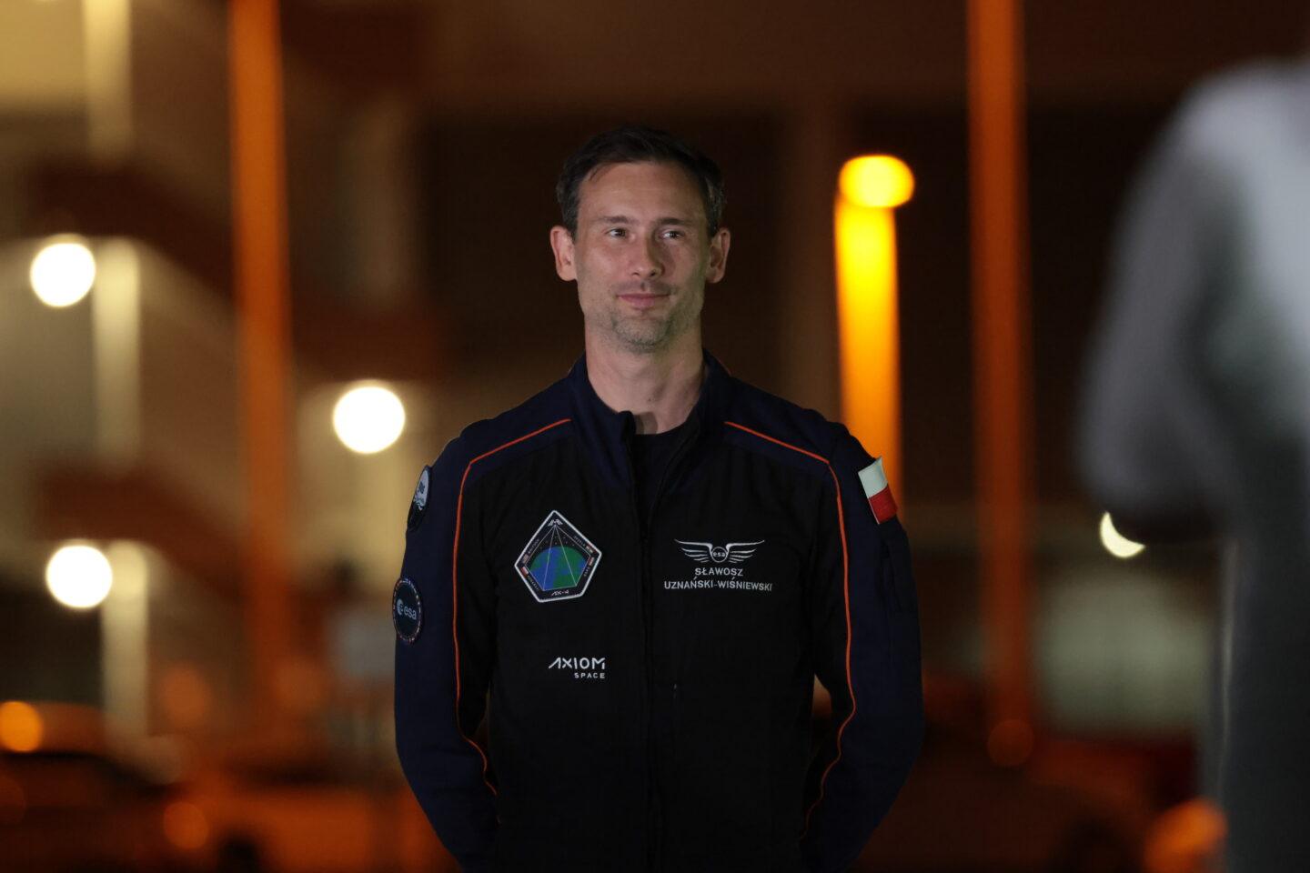 Polski astronauta Sławosz Uznański-Wiśniewski podczas pożegnania w Centrum Kosmicznym Johna F. Kennedy’ego na przylądku Canaveral w amerykańskim stanie Floryda