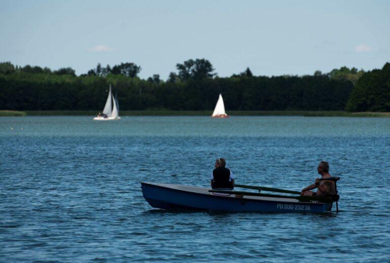 Zdjęcie przedstawia jezioro Wigry