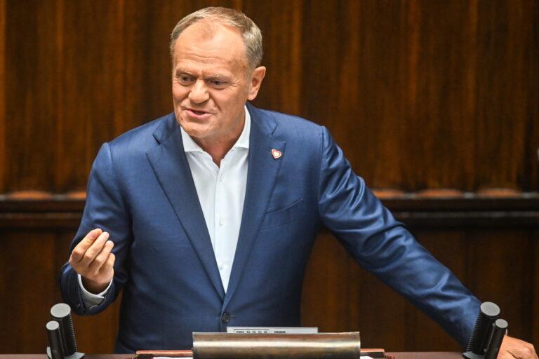 Na zdjęciu premier Donald Tusk przemawia na sali obrad Sejmu w Warszawie
