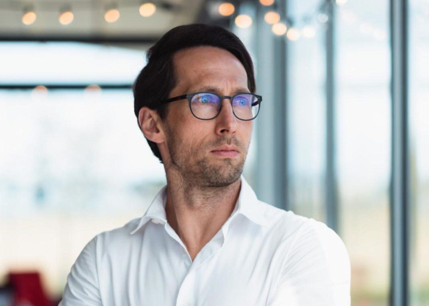 Na zdjęciu Marcin Kikut, były piłkarz Lecha Poznań, dziś przedsiębiorca