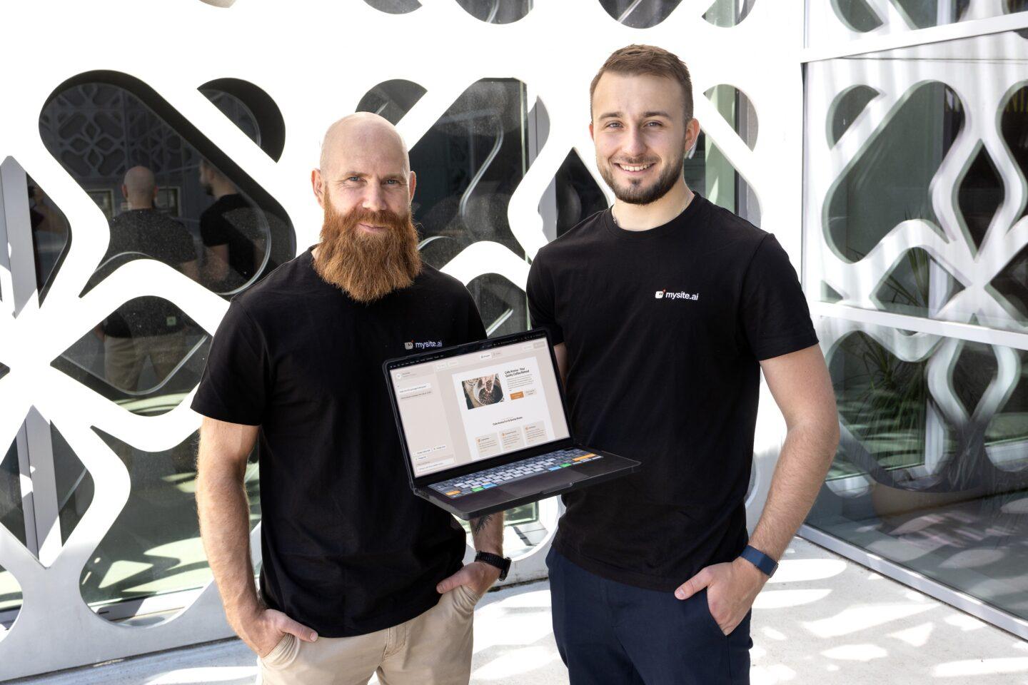 Twórcy mySite: od lewej Sebastian Kurzynowski i Patryk Pijanowski
