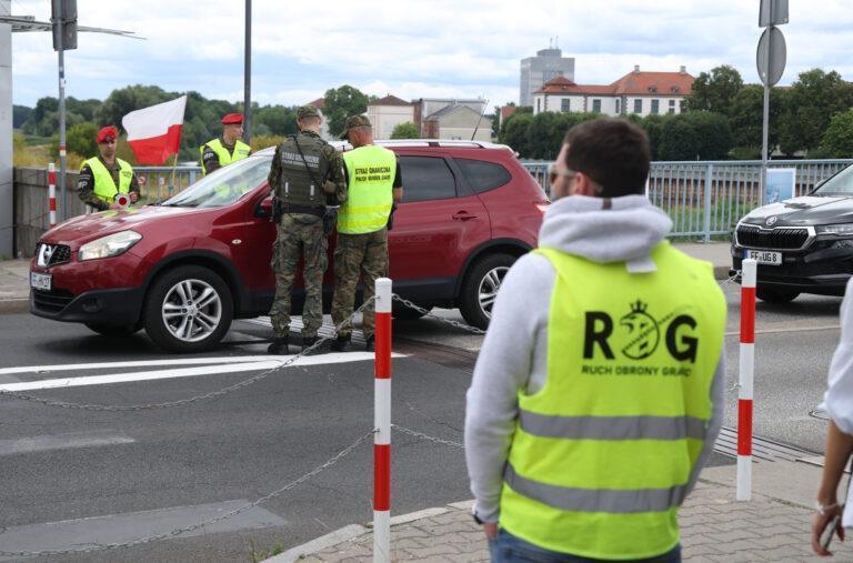 Członkowie Ruchu Obrony granic