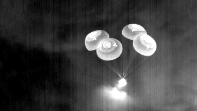 Na zdjęciu: Wodowanie kapsuły Dragon Grace