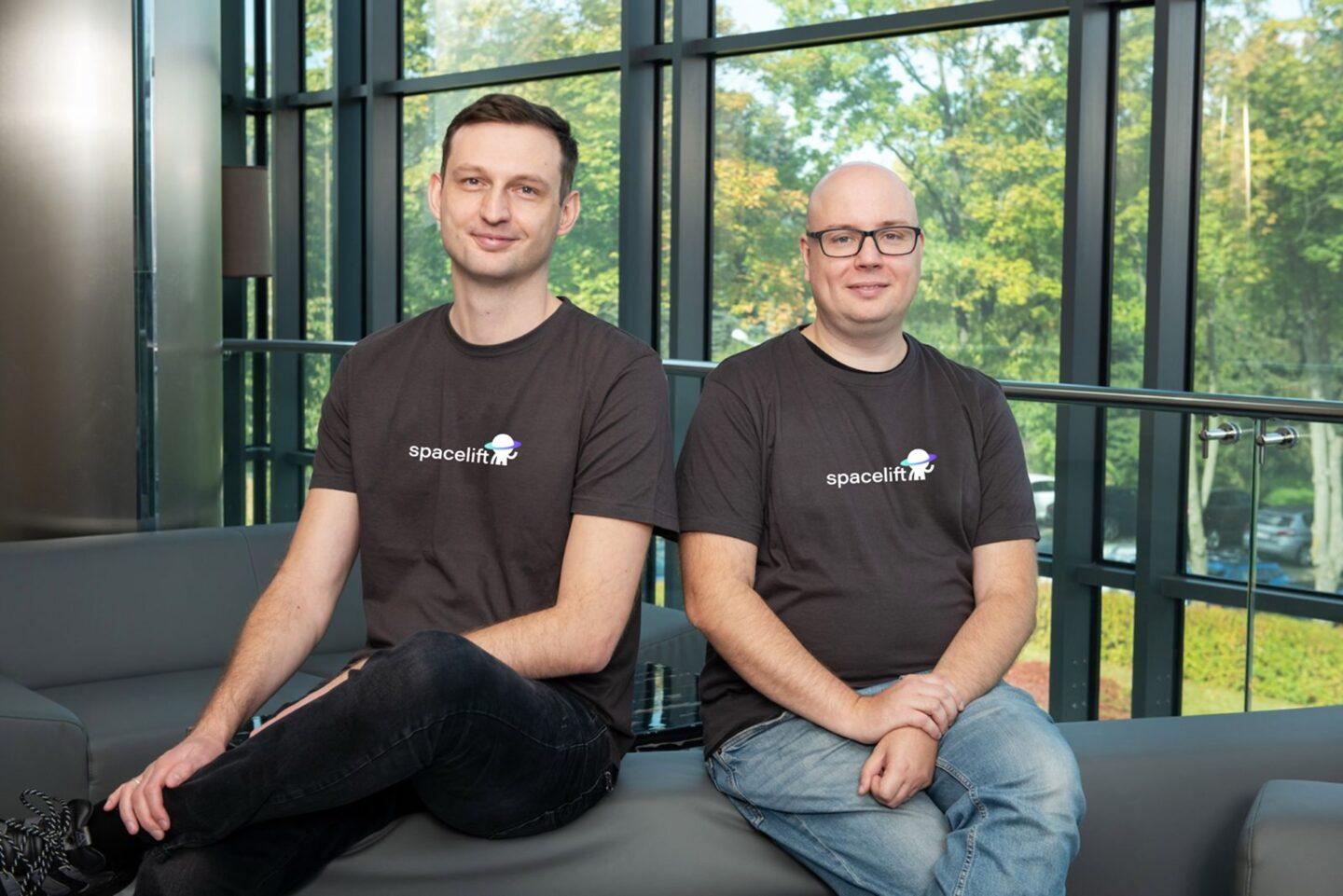 Ambicją startupu Spacelift jest osiągnięcie pozycji światowego lidera w zarządzaniu infrastrukturą IT w ciągu pięciu lat. Na zdjęciu: Paweł Hytry i Marcin Wyszyński.