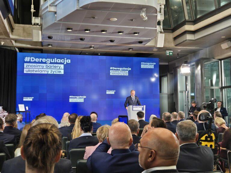 Na zdjęciu premier Donald Tusk przemawia na GPW