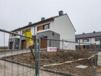 Na zdjęciu z 2019 r. budowa domów w Gdańsku