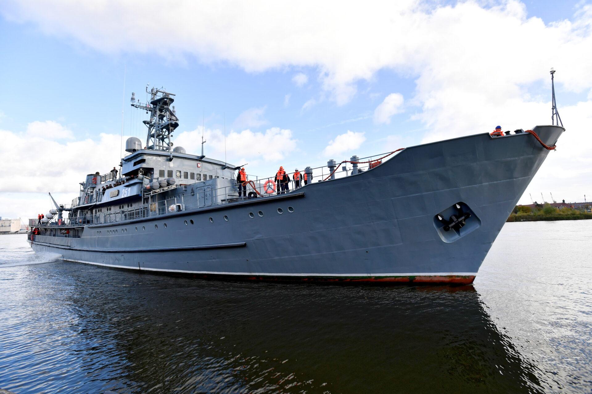 Żeby pływać, trzeba szkolić i mieć na czym szkolić. A Marynarka Wojenna prawie nie ma. I nie planuje mieć.