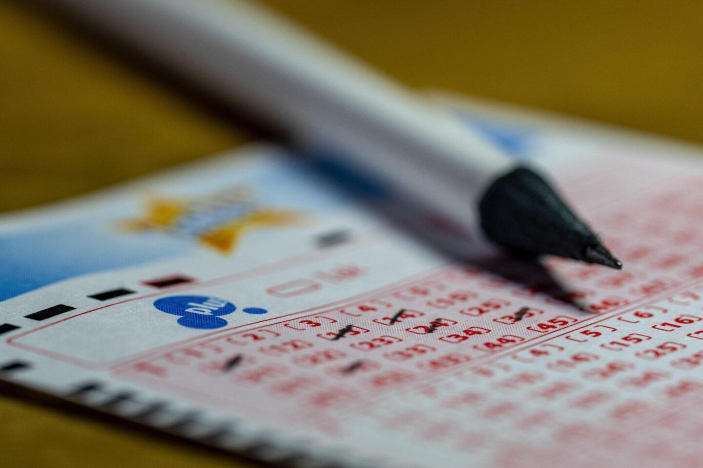 Na zdjęciu kupon Lotto