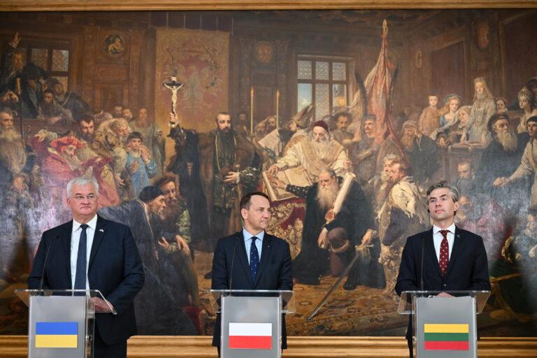 Na zdjęciu ministrowie spraw zagranicznych: Polski – Radosław Sikorski, Litwy – Kęstutis Budrys i Ukrainy – Andrij Sybiha
