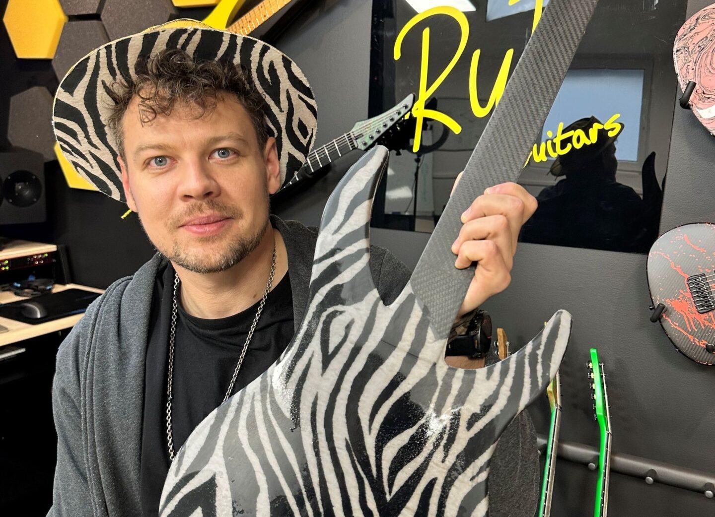 Rafał Perz, twórca RUF, podjął decyzję o mocnej ekspansji międzynarodowej. Przejął właśnie brytyjskiego producenta gitar i uruchomił produkcję gitar w Stanach