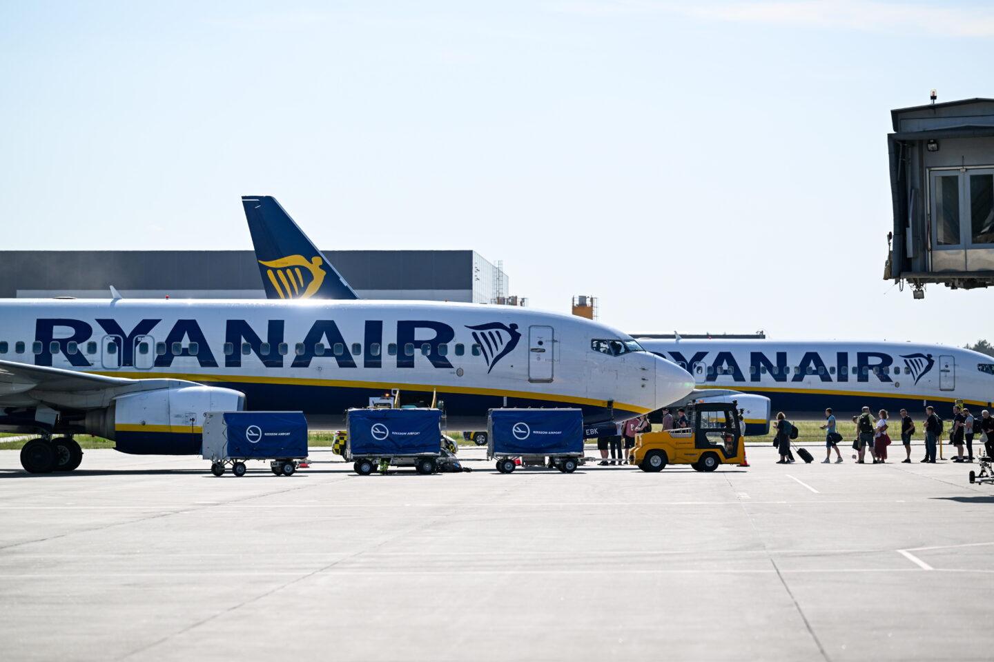 Na zdjęciu należący do Ryanair samolot pasażerski Boeing 737 Max.