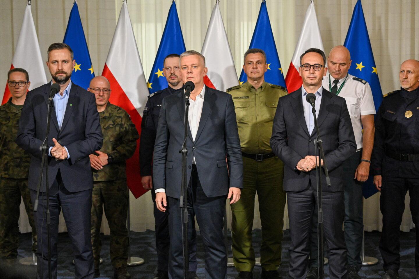 Od lewej Władysław Kosiniak-Kamysz, Tomasz Siemoniak oraz minister infrastruktury Dariusz Klimczak na zdjęciu z 9 lipca