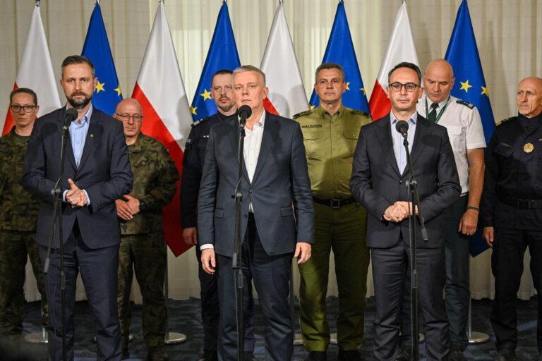 Od lewej Władysław Kosiniak-Kamysz, Tomasz Siemoniak oraz minister infrastruktury Dariusz Klimczak na zdjęciu z 9 lipca