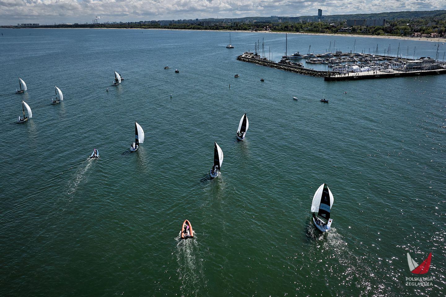 Na zdjęciu rywalizacja w ramach Polskiej Ligi Żeglarskiej