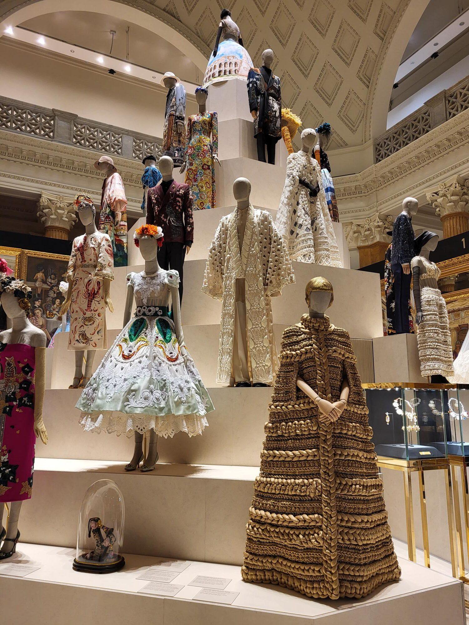 Wystawa projektów Dolce & Gabbana w Rzymie.