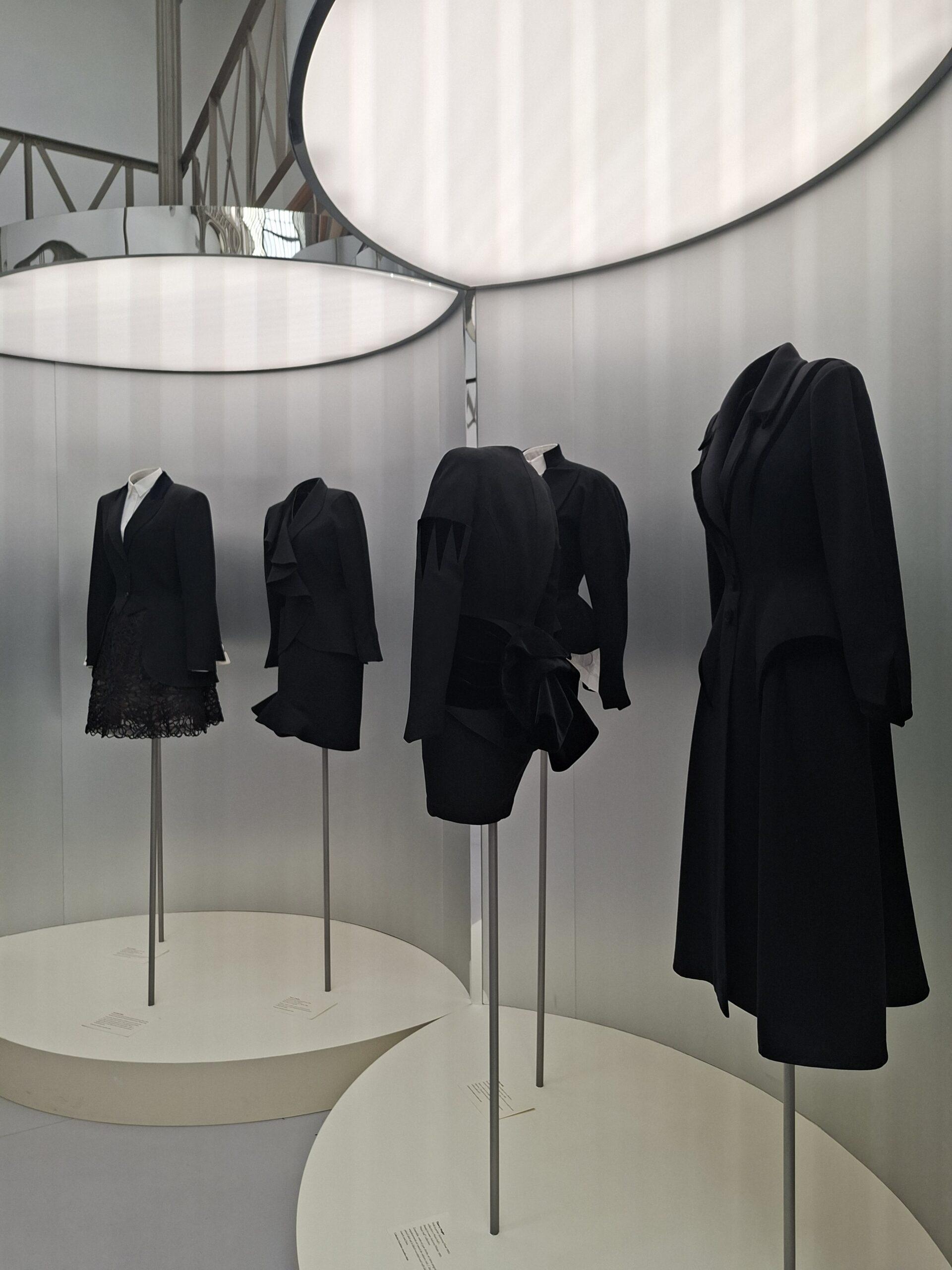 Wystawa projektów Alaïi i Muglera