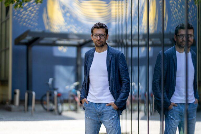 Dariusz Żuk, współzałożyciel AIP Seed. Zdjęcie portretowe.