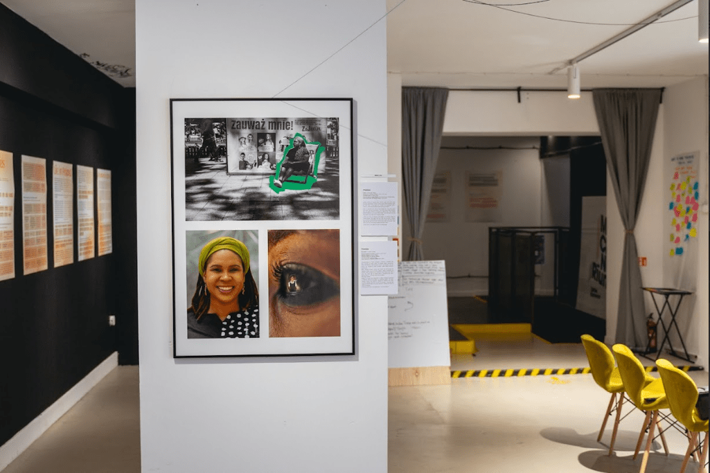 Fragment wystawy "Seen but unheard" w Machinarium Gallery. 