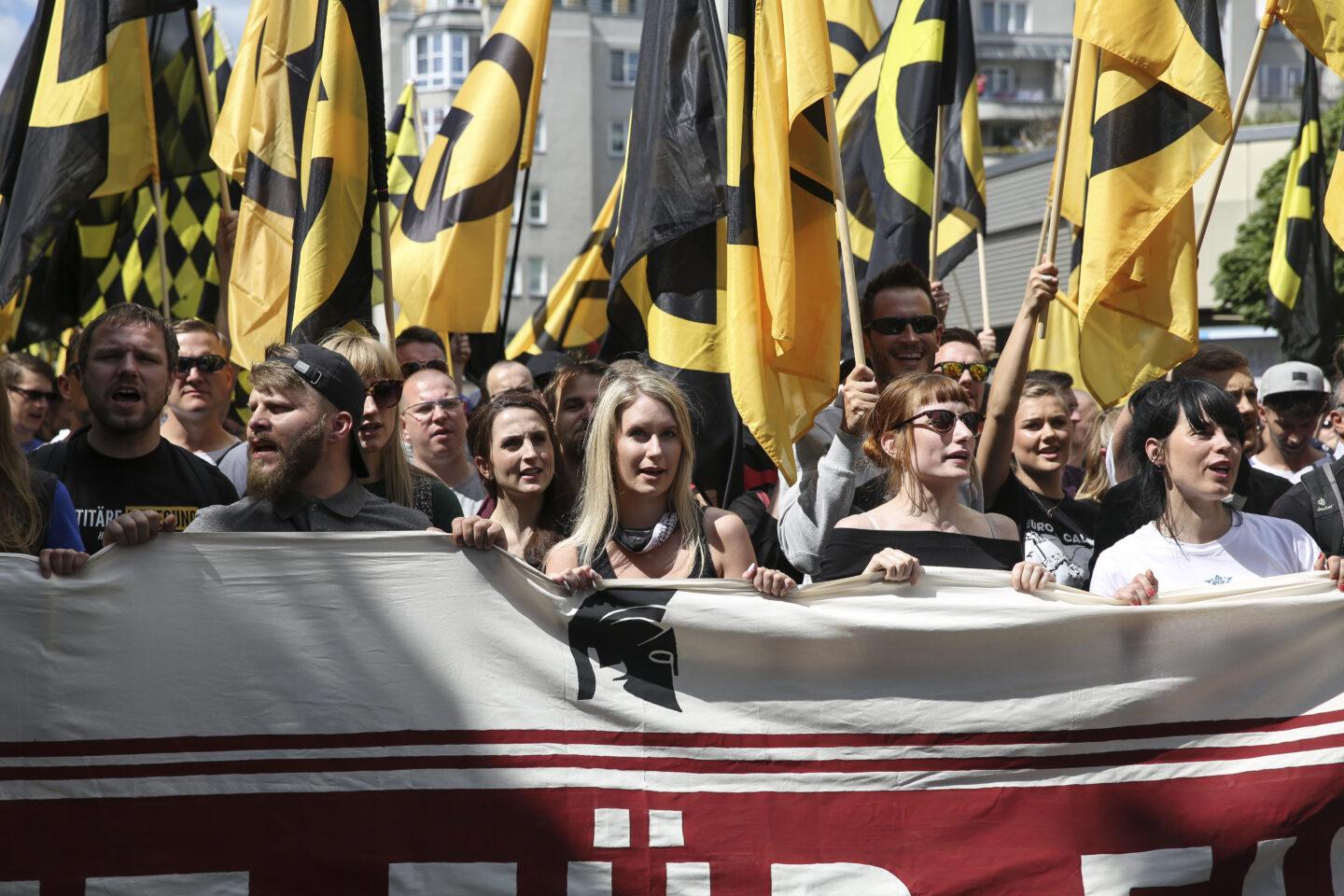 Setki członków samozwańczego „Ruchu Tożsamościowego” przemaszerowały ulicami Berlina. 17.06.2017