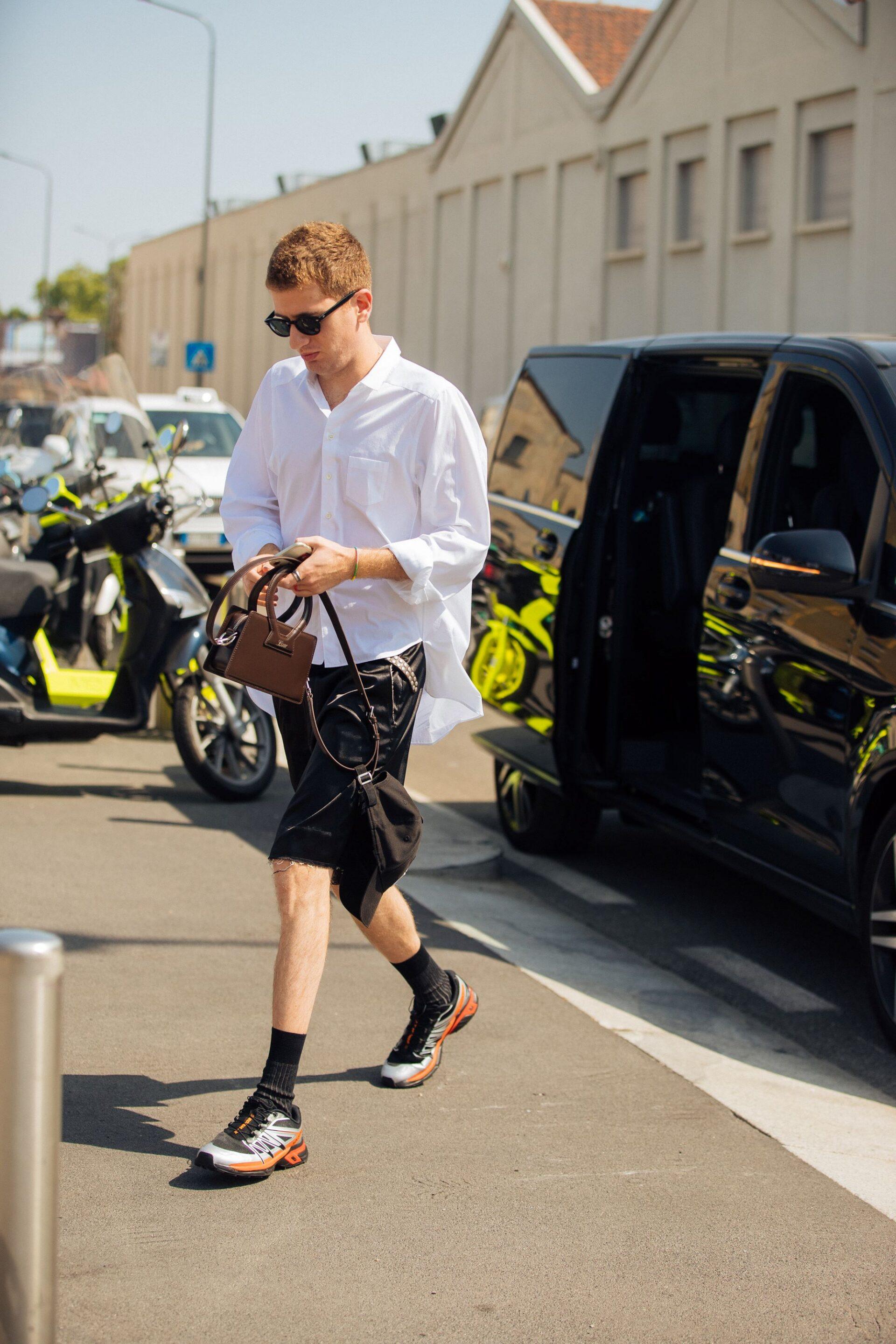 Moda uliczna podczas tygodnia mody w Mediolanie