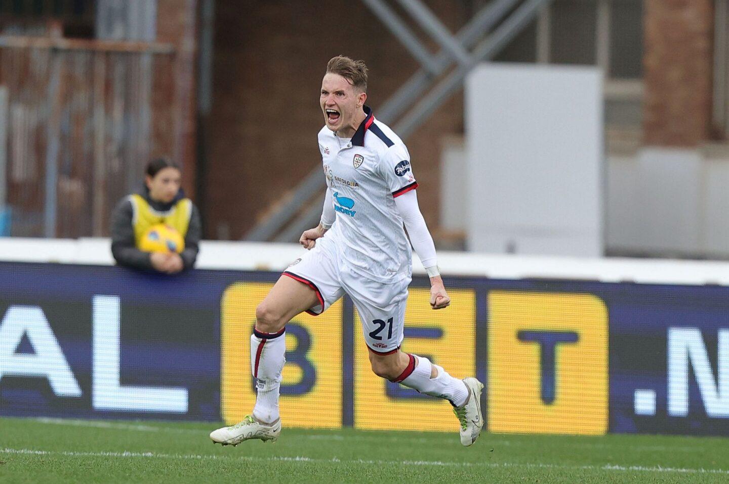 Jakub Jankto po strzeleniu gola w meczu Serie A przeciwko Empoli, gdy bronił barw Cagliari.