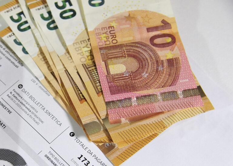 Na zdjęciu banknoty euro