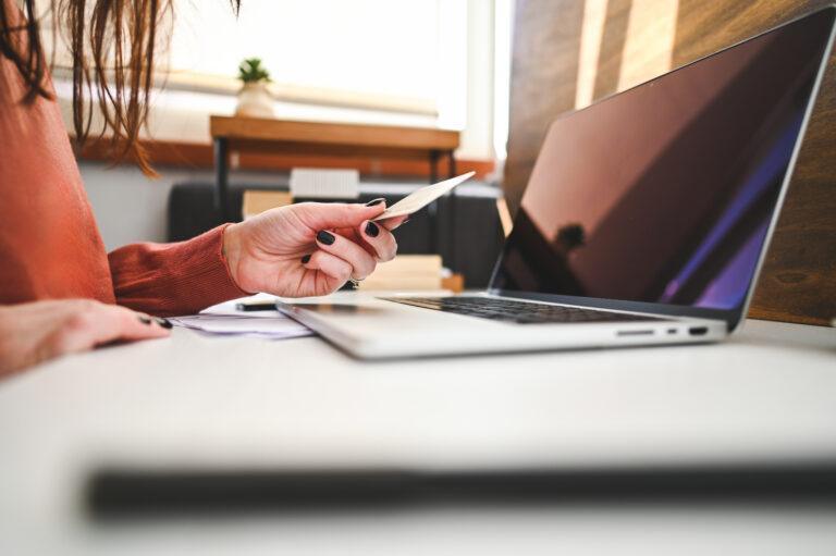 Jak skutecznie chronić pieniądze i tożsamość cyfrową w erze coraz bardziej wyrafinowanej cyberprzestępczości. Fot. Getty Images