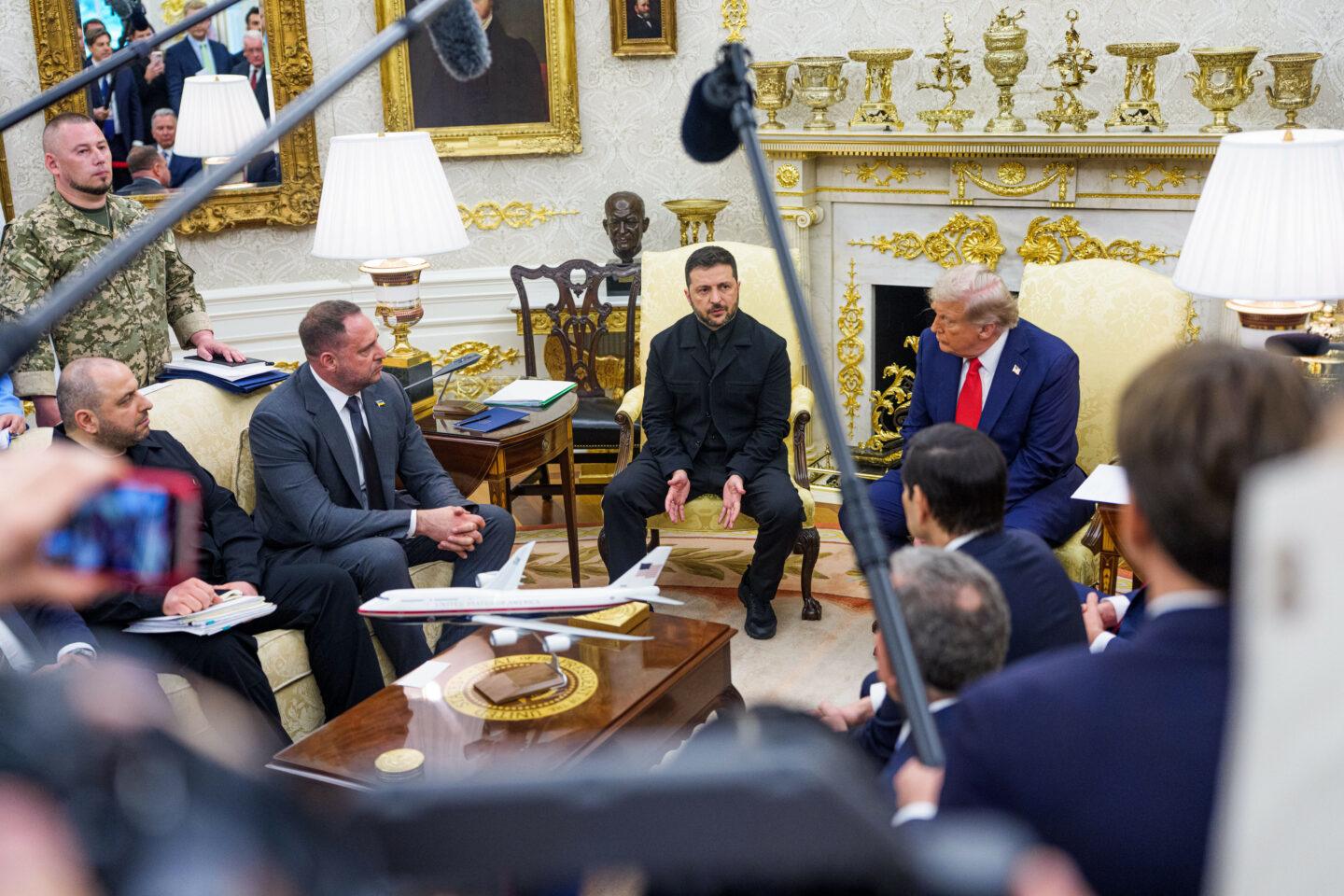 Na zdjęciu Wołodymyr Zełenski i Donald Trump