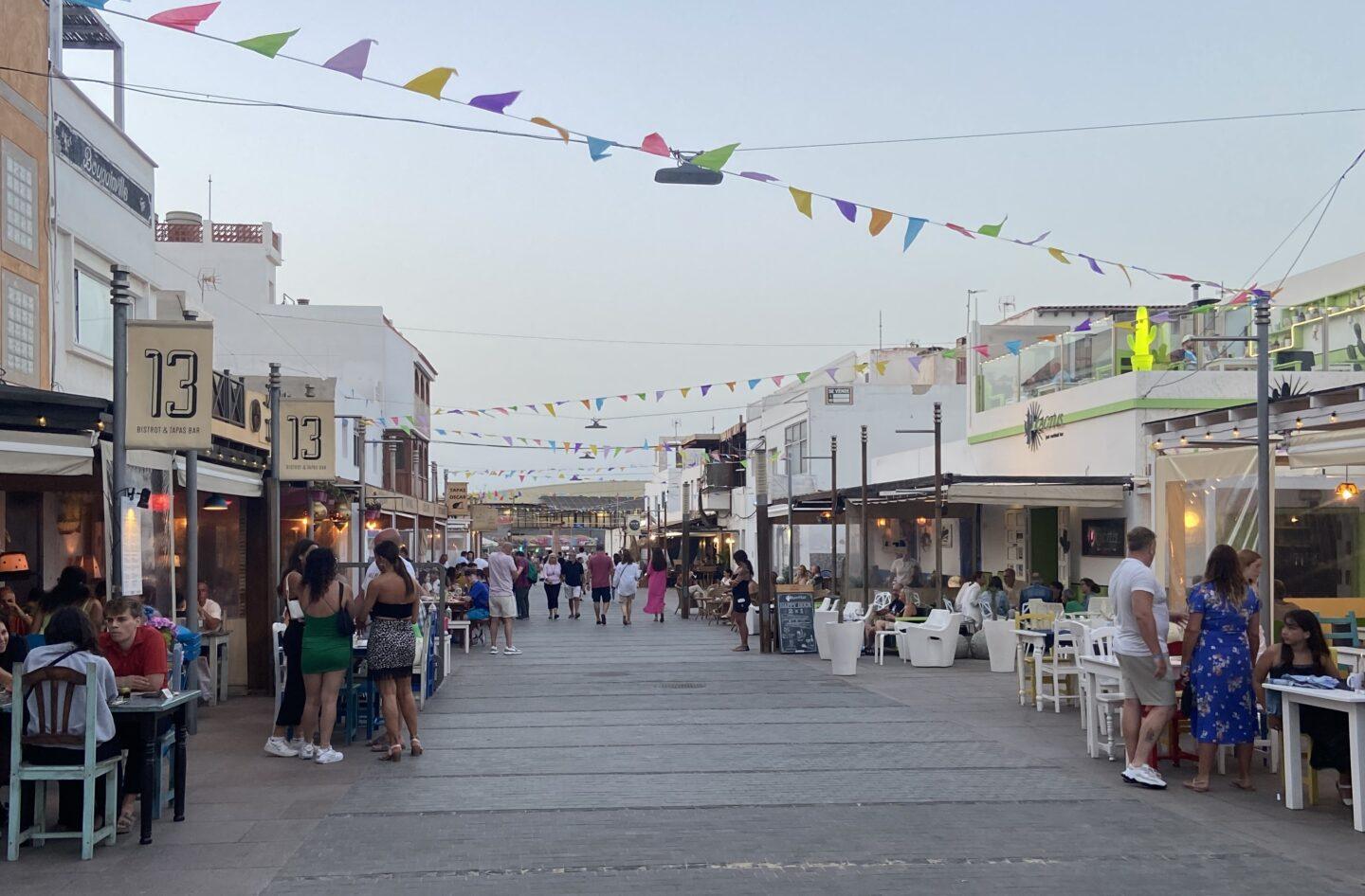 ulica hiszpańskiego miasteczka