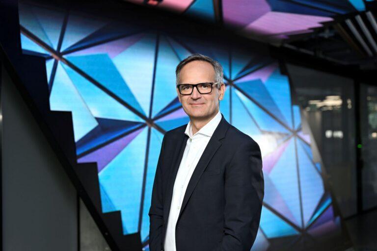 Radosław Frańczak, partner w EY Polska. Zdjęcie portretowe.