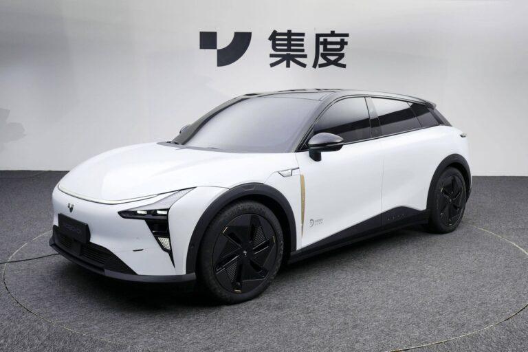 Na zdjęciu: Samochód elektryczny ROBO-01 Baidu