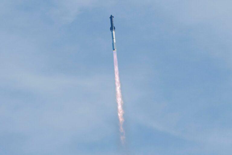 Na zdjęciu: Start rakiety Starship