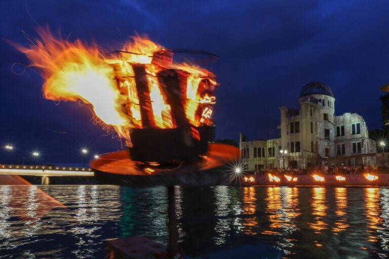 Na zdjęciu: obchody 80. Rocznicy zrzucenia bomby atomowej na Hiroszimę