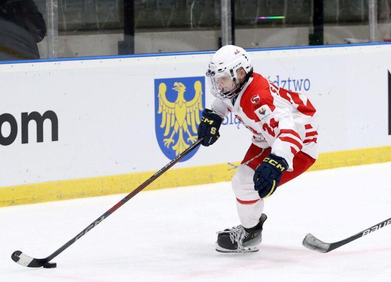 Na zdjęciu Wiktoria Sikorska, reprezentantka Polski w hokeju na lodzie