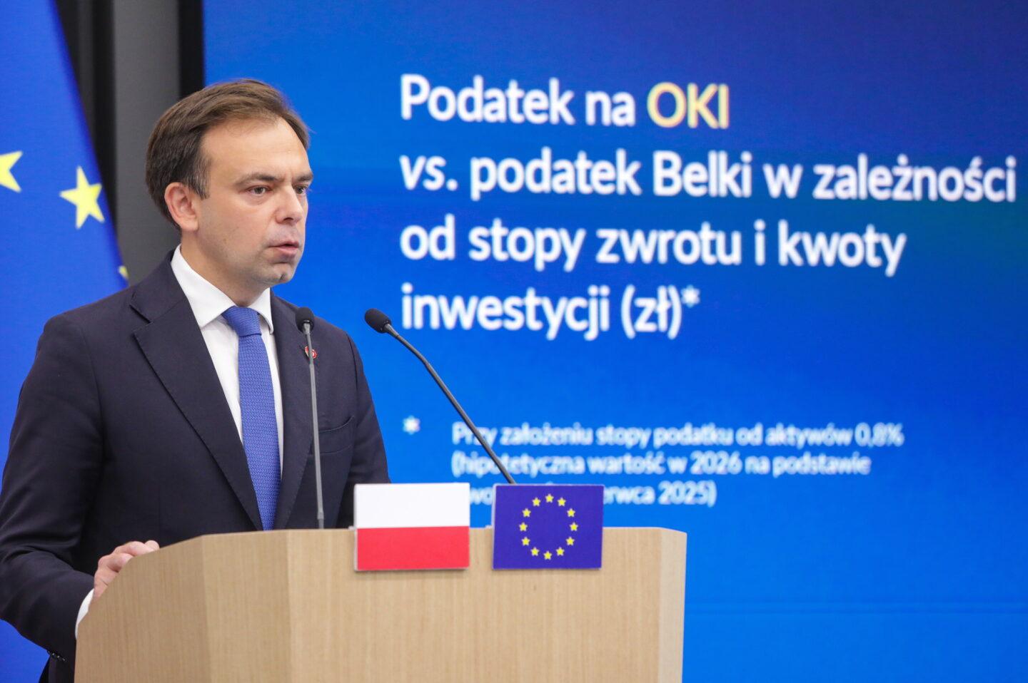 Minister finansów i gospodarki Andrzej Domański na konferencji prezentującej OKI