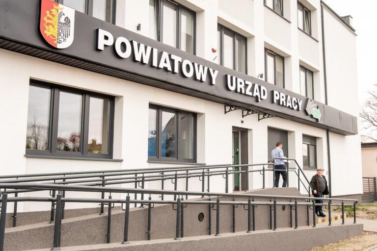 Zdjęcie przedstawia powiatowy urząd pracy we Włocławku