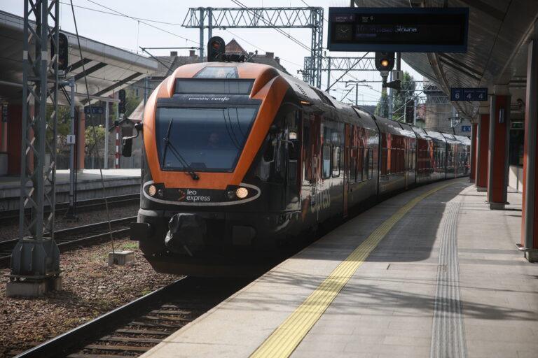 Na zdjęciu pociąg Leo Express na dworcu Kraków Główny