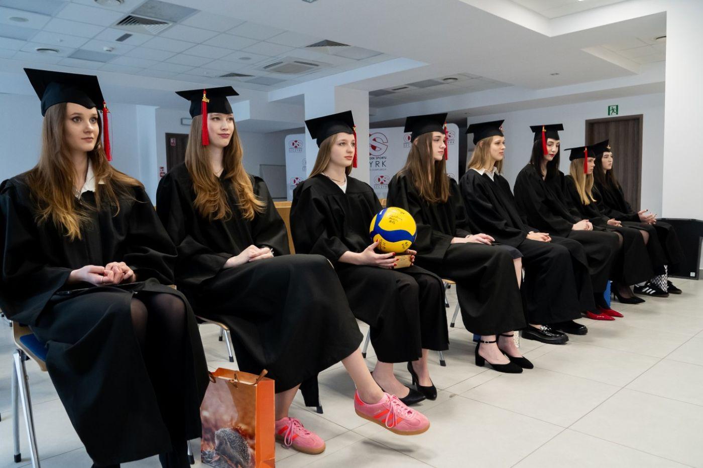 Na zdjęciu pożegnanie maturzystek Szkoły Mistrzostwa Sportowego w Szczyrku