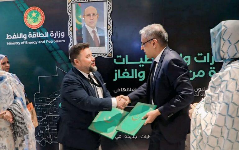 Ceremonia podpisania umowy dotyczącej projektu zielonego amoniaku Hynfry w Mauretanii.